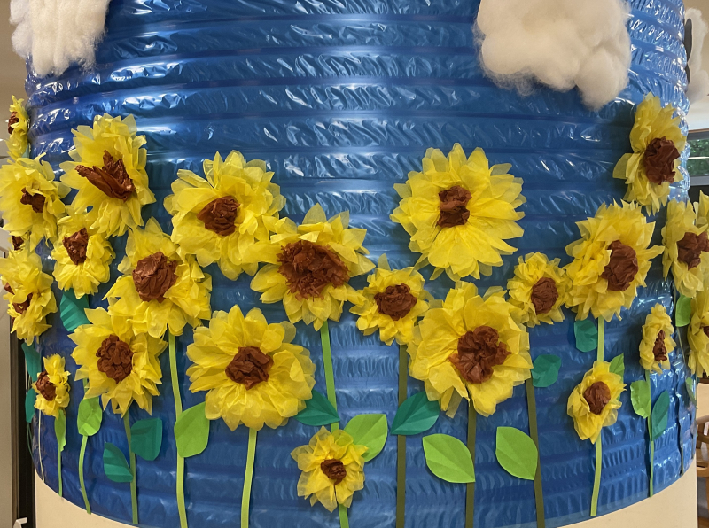 🌻夏を感じる手作り作品で、フロアがにぎやかに🎆